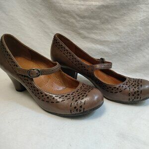 NAYA Castalia Maryjane Leather Pump